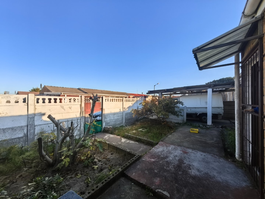 3 Bedroom Property for Sale in Lentegeur Western Cape